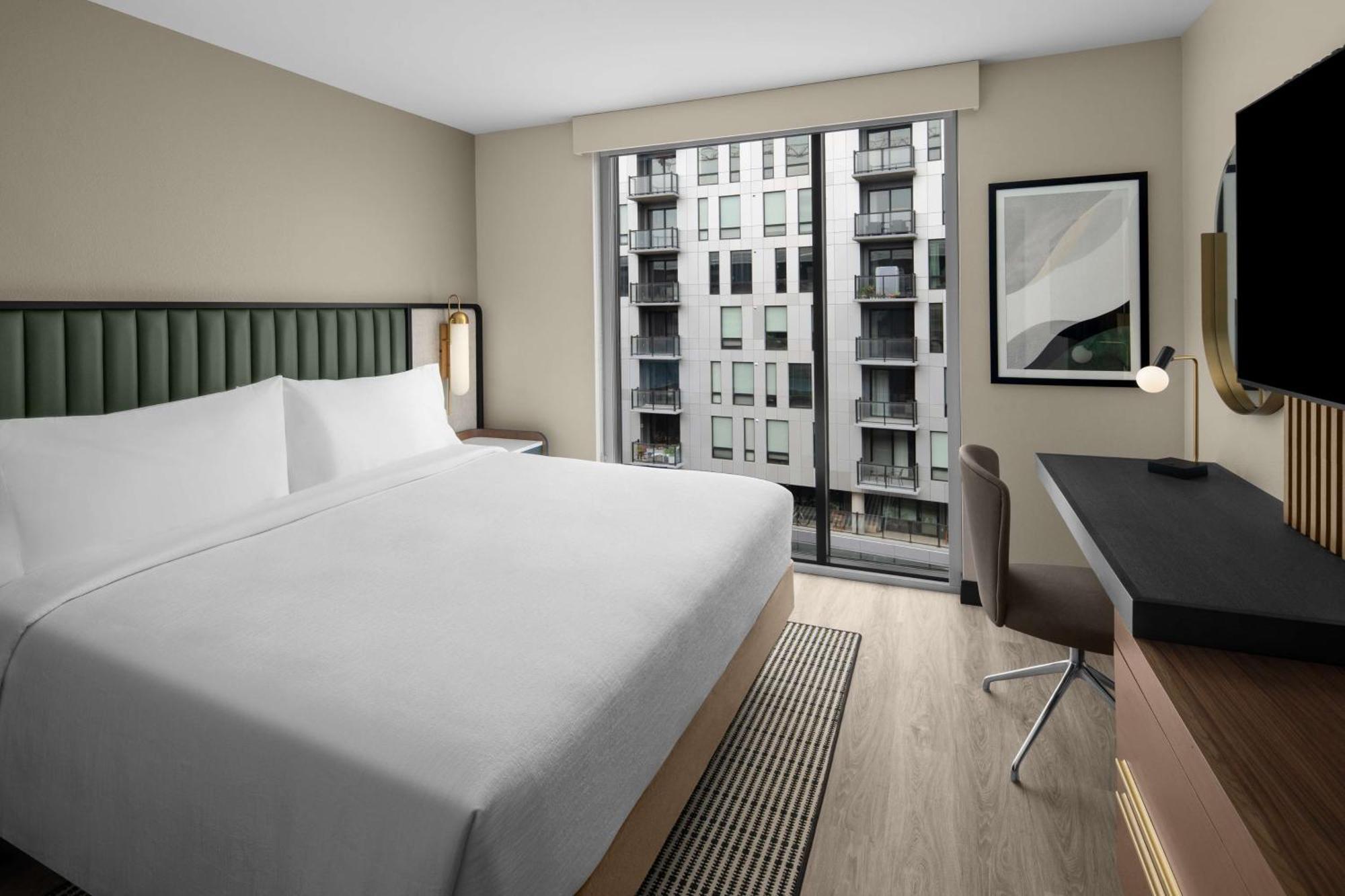 Embassy Suites By Hilton Madison Downtown Extérieur photo