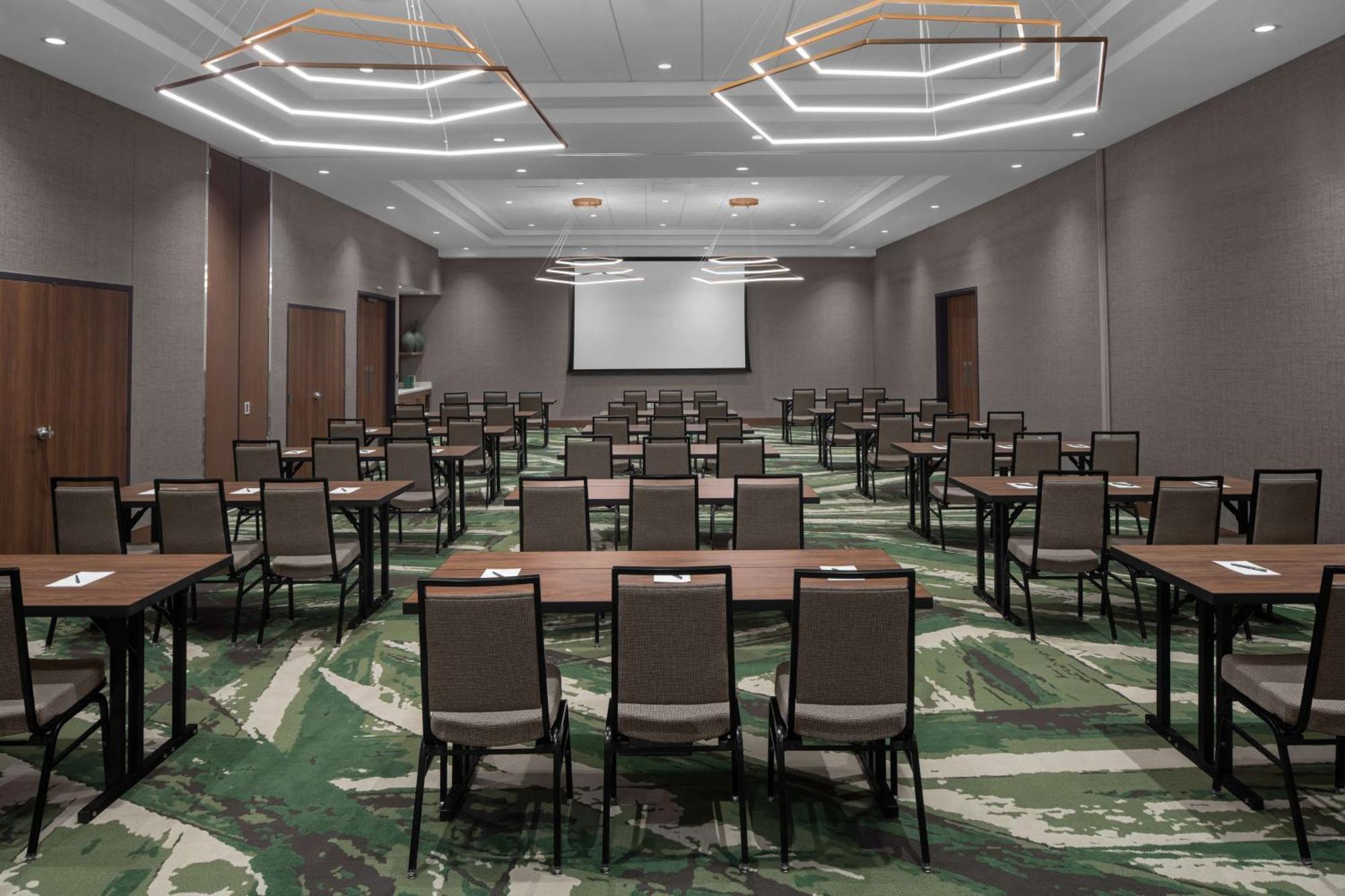 Embassy Suites By Hilton Madison Downtown Extérieur photo